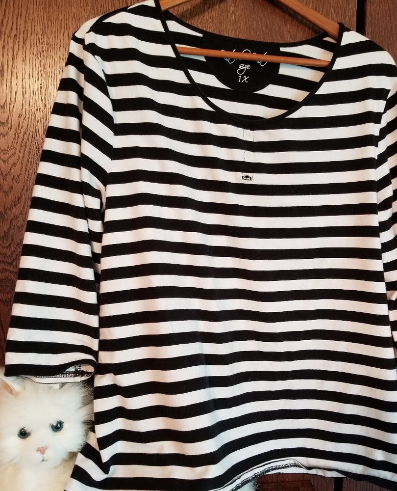 Knit de knit black and white strip top